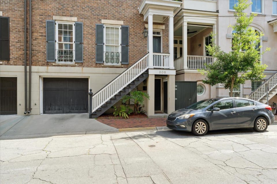 308 W Taylor Street Garden Apartment in Savannah