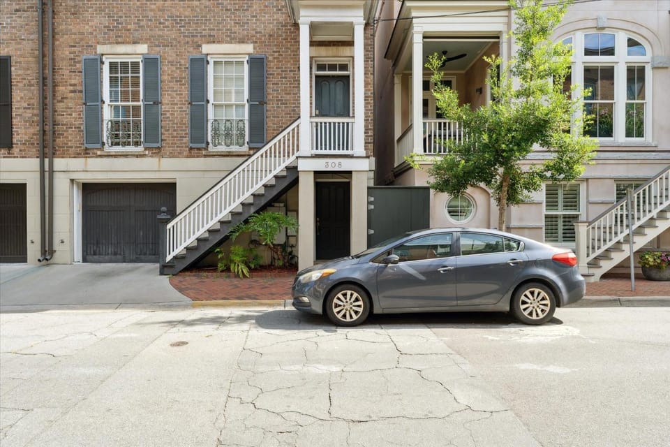 308 W Taylor Street Garden Apartment in Savannah