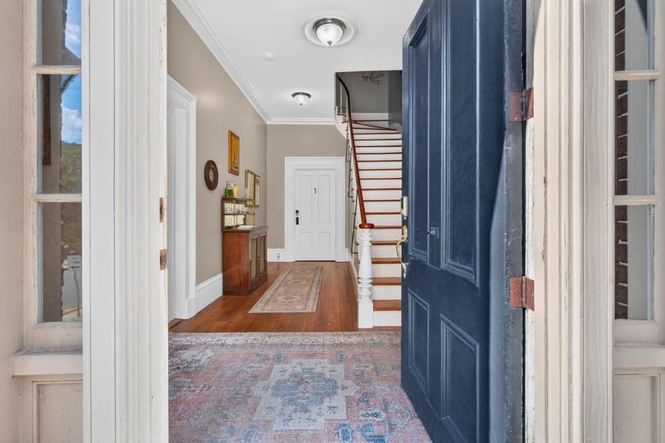 23 E York Street Unit 1 Apartment in Savannah