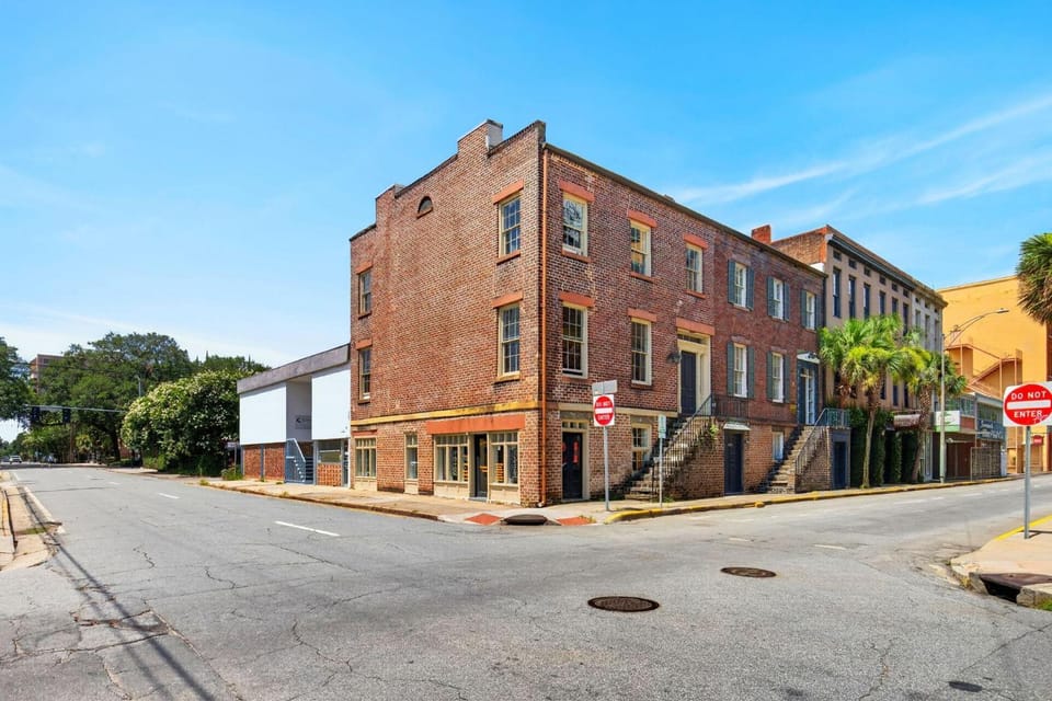 23 E York Street Unit 2 Apartment in Savannah