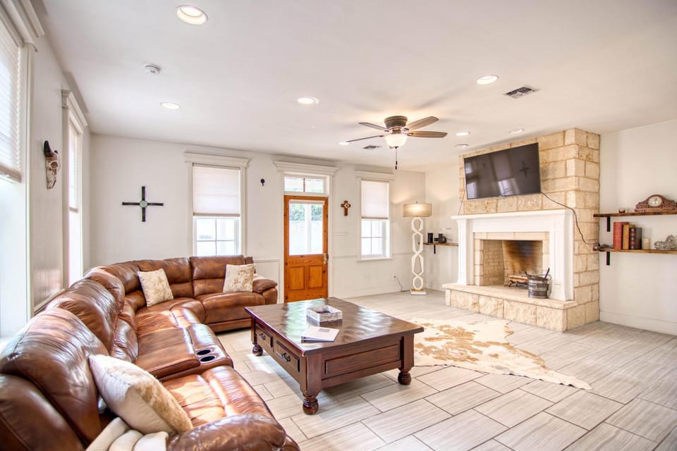 Gardens of Barons Creek - UNIT C Apartment in Fredericksburg