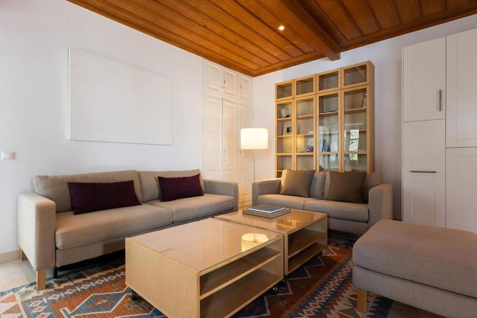 Alethea Apartment House in Islands
