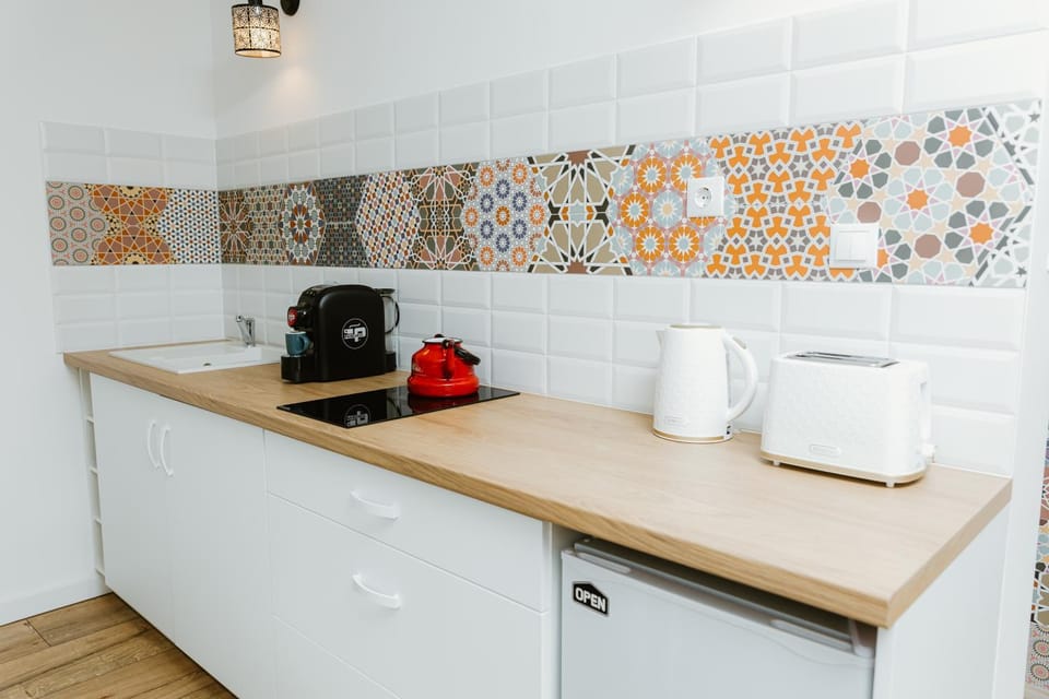 Coffee/tea facilities, Kitchen or kitchenette, toaster, air conditioner
