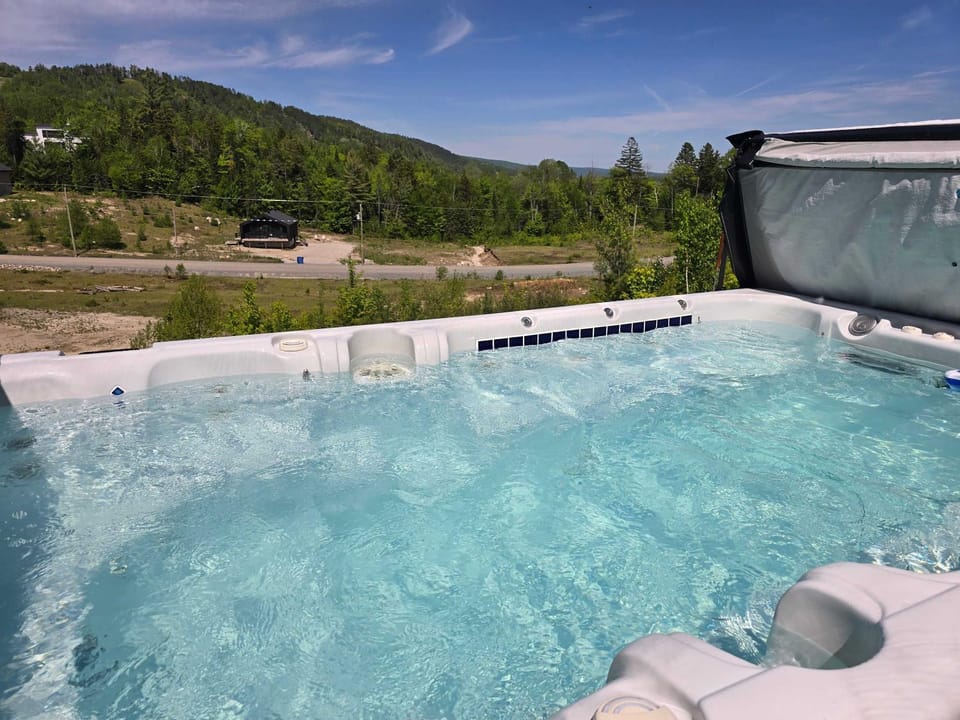 Le Nordet - SPA & Play room Chalet in Quebec
