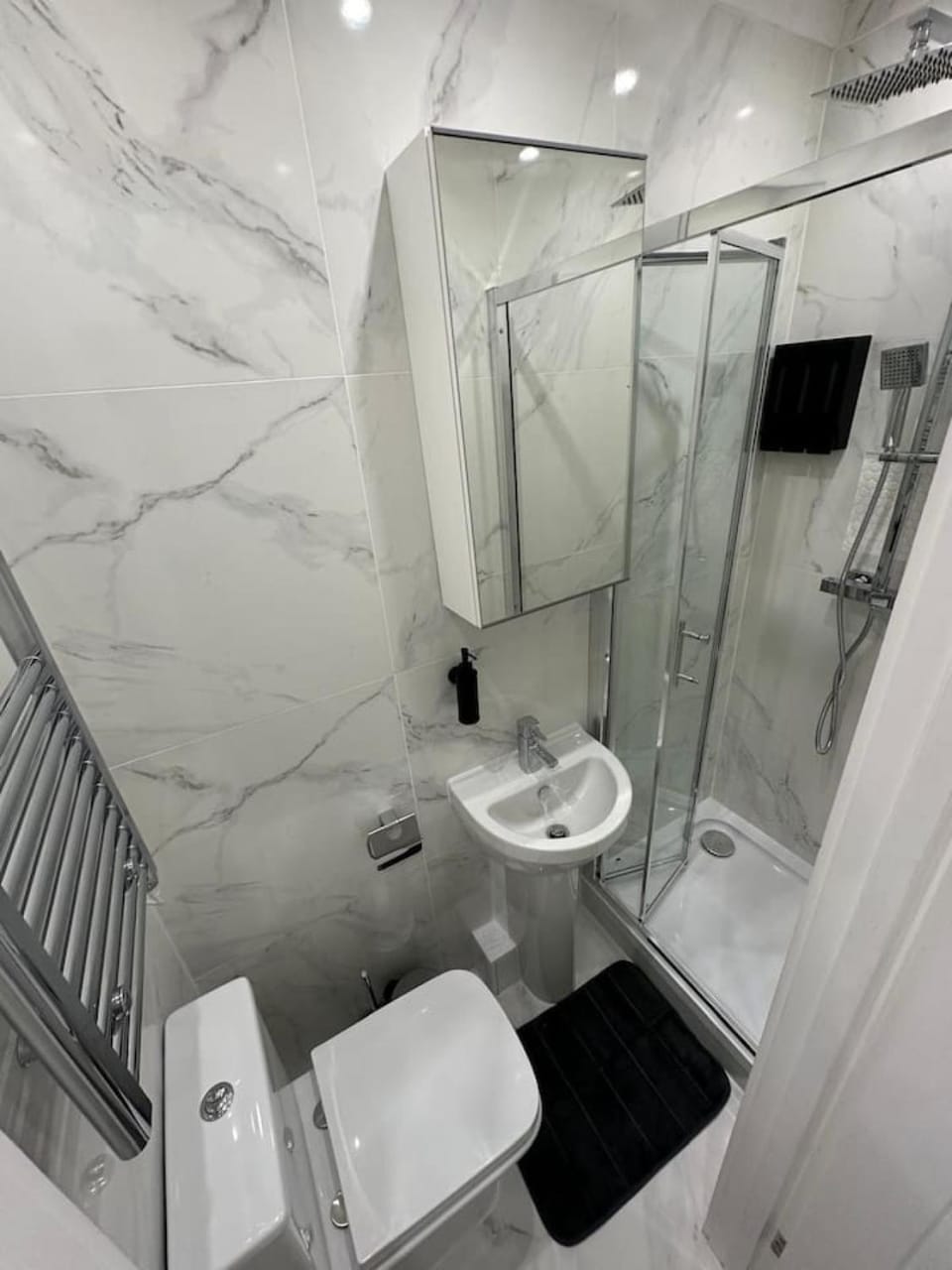Near London Soho and Oxford Circus House in London Borough of Islington