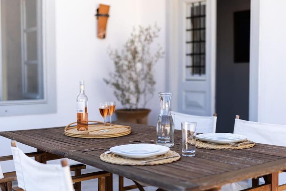 Alethea House House in Islands