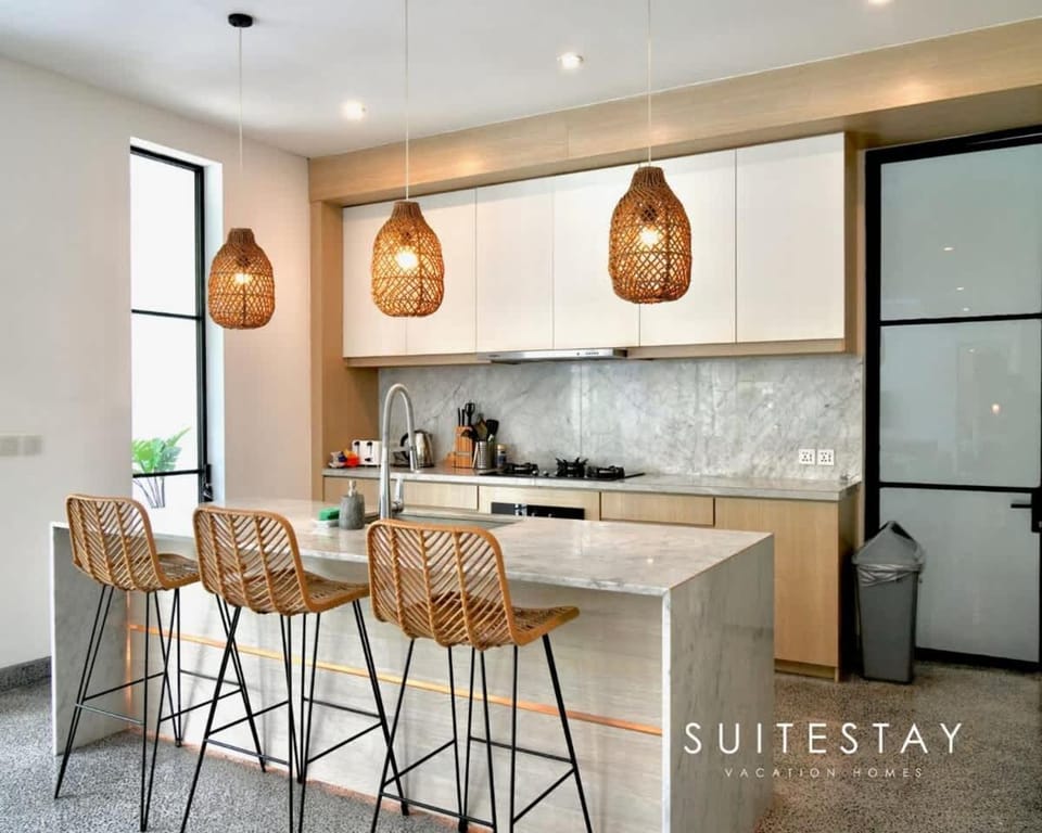 Stylish 4Bed Luxury Villa with Private Pool Access Villa in North Kuta