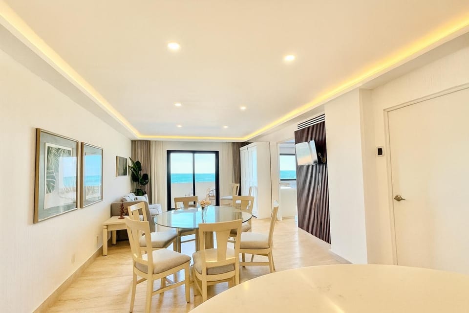 Oceanfront Paradise in Cancun Hotel Zone Apartment in Cancun
