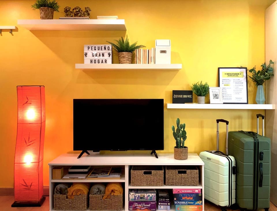 Communal lounge/ TV room, TV and multimedia, heating