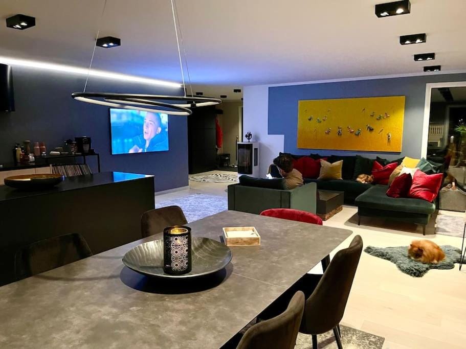 Living room, Dining area
