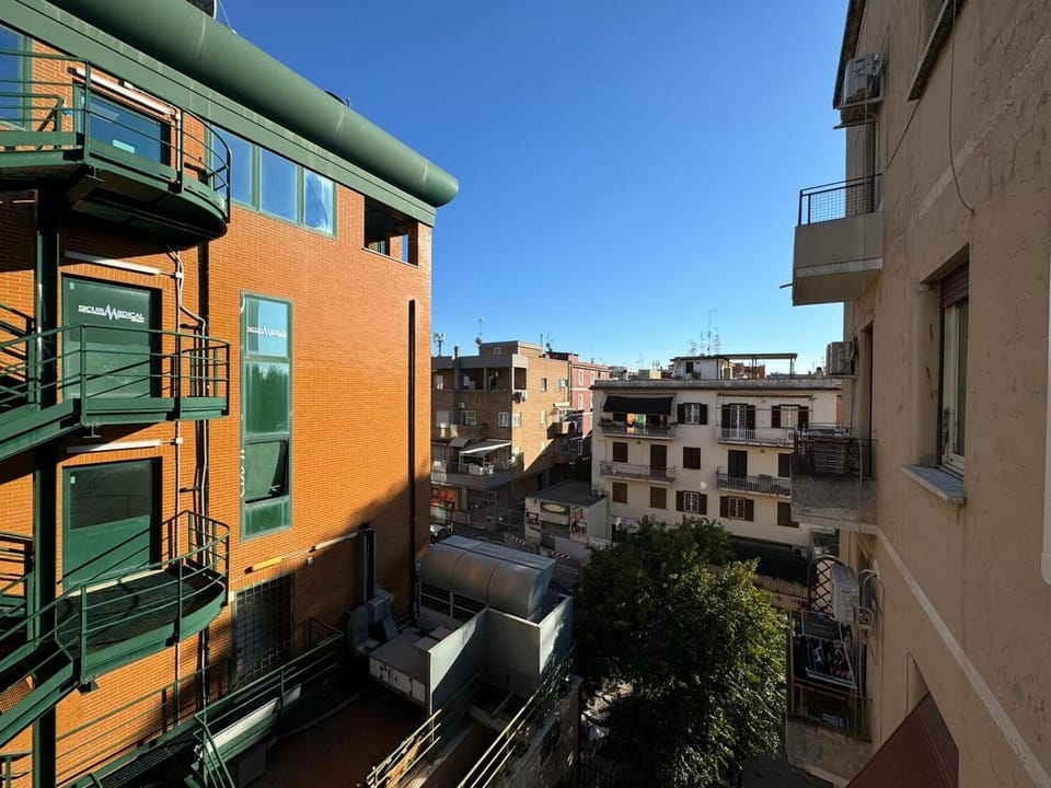 Property building, Day, City view