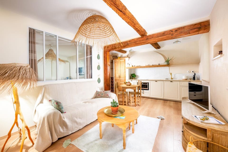 Bed, TV and multimedia, Kitchen or kitchenette, Living room, Photo of the whole room, Seating area, Dining area, Bedroom, minibar, pet friendly