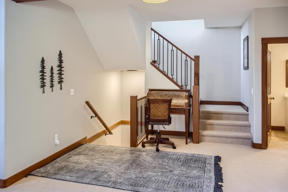 Moonshine Crescent 365 by Okanagan Premier Apartment in British Columbia