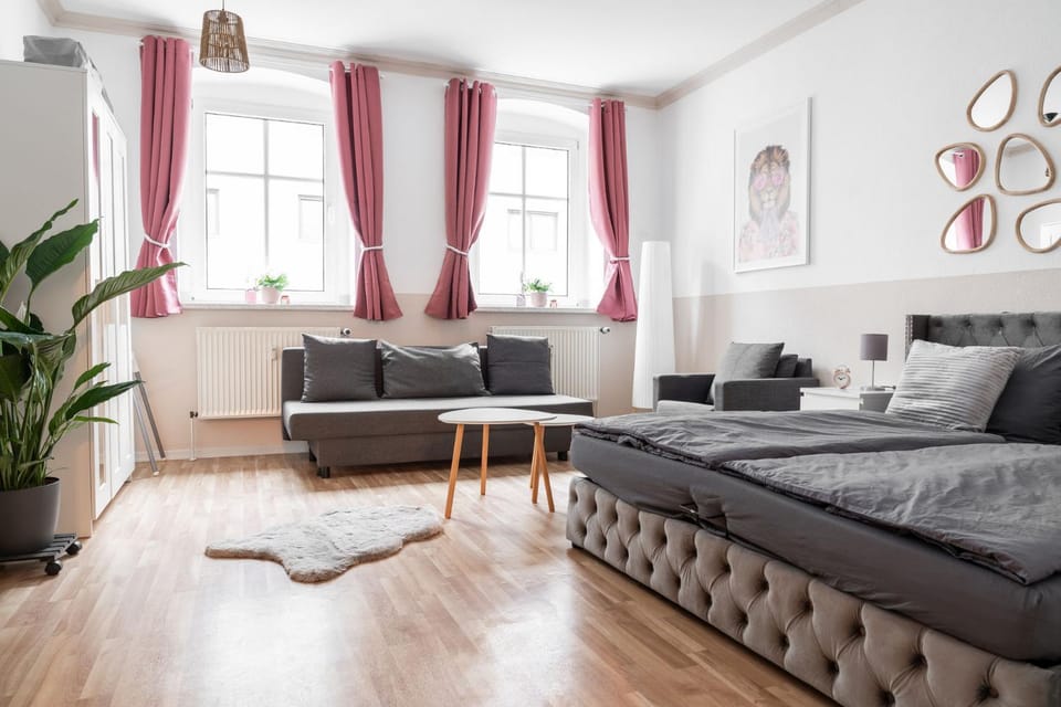 SchaeBu! 12 Ferienwohnung im Herzen von Cottbus Apartment in Poland