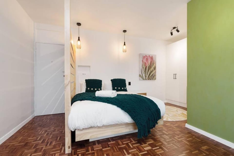 Stylish St Martini Gardens City Studio Apartment in Cape Town
