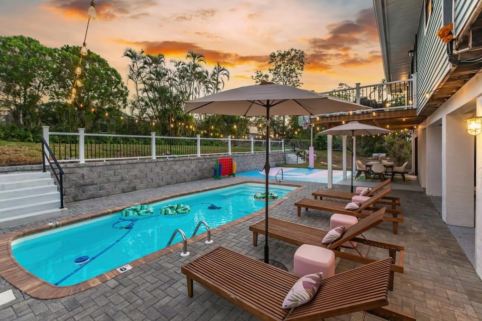 Casa Marco - Heated Pool, Game Room, Mini Golf Villa in Marco Island