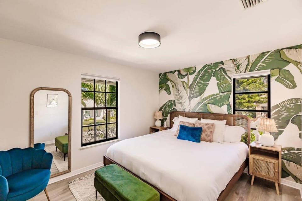 Casa Marco - Heated Pool, Game Room, Mini Golf Villa in Marco Island