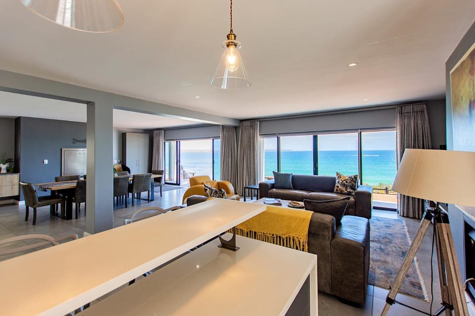 Natural landscape, BBQ facilities, Living room, Seating area, Dining area, Sea view