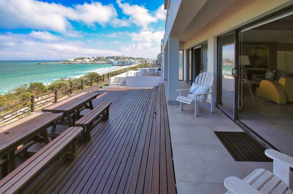 Patio, Day, Natural landscape, View (from property/room), Balcony/Terrace, Balcony/Terrace, Seating area, Beach, Sea view