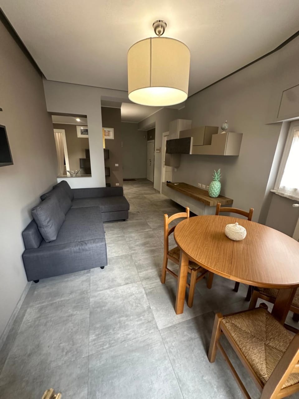 Seating area, Dining area