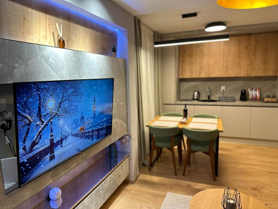 TV and multimedia, Living room, Dining area