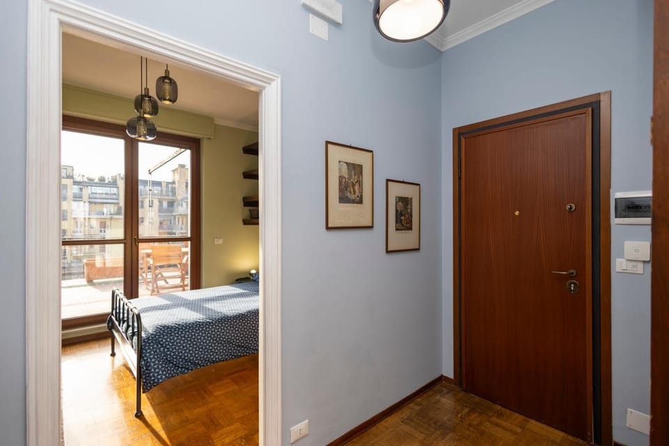 Facade/entrance, Photo of the whole room