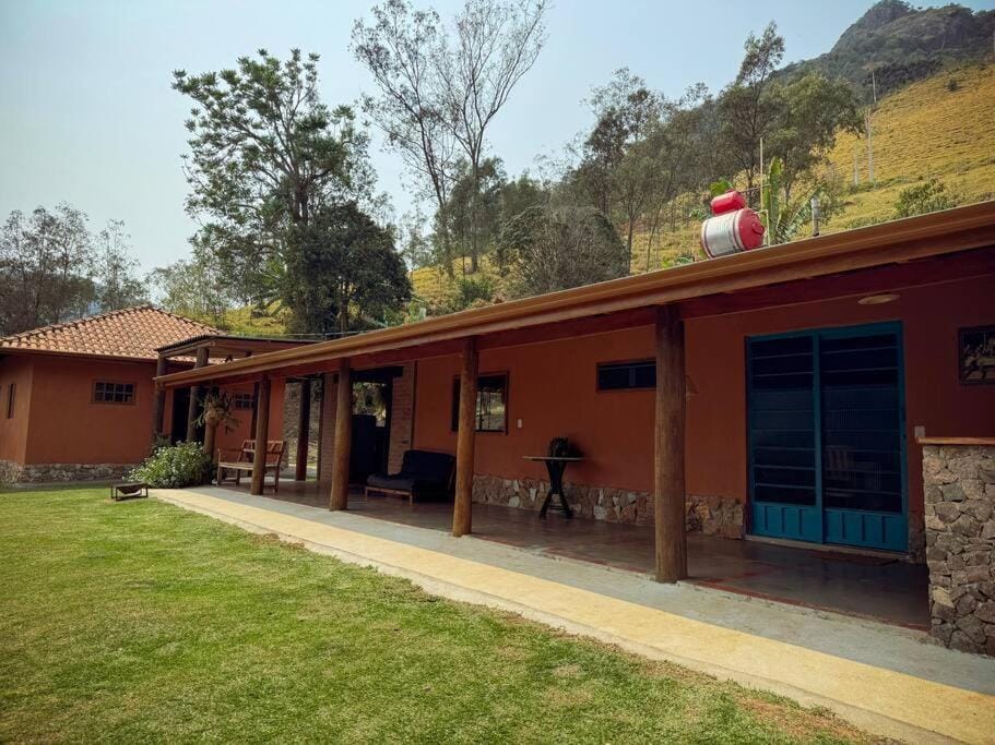 Nawe sua Casa na Montanha - Paiol Grande House in State of São Paulo