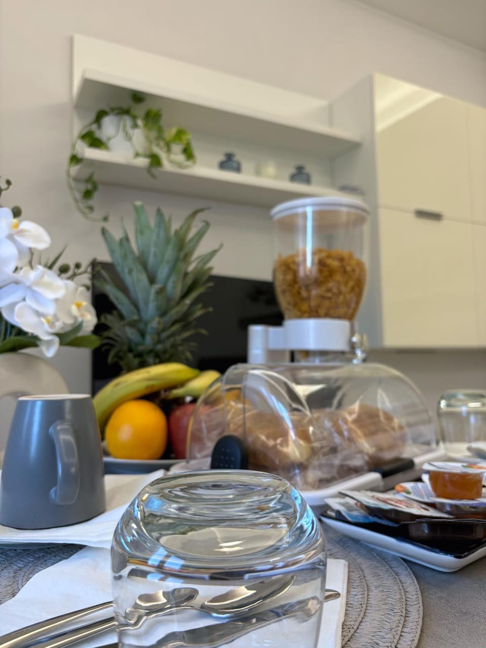 Food and drinks, Food, Continental breakfast