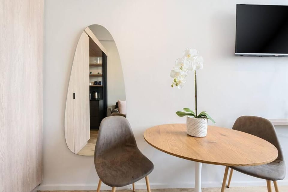 Cosy little studio on Harrington Street Apartment in Cape Town