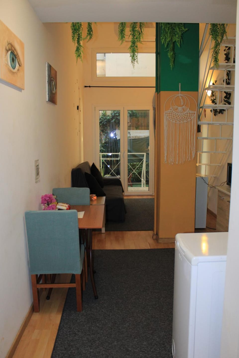 Living room, Seating area, Dining area