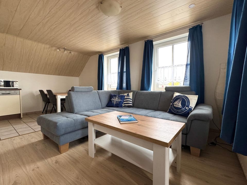 Bensersiel Ferienwohnung Matrose mit Balkon und Garten Apartment in Esens