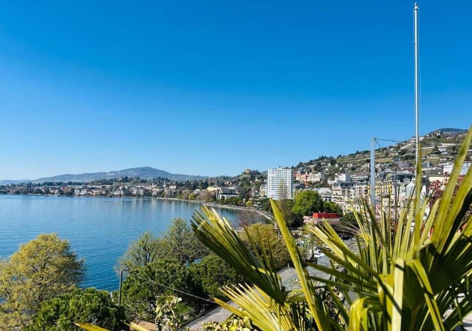 View (from property/room), Balcony/Terrace, Lake view