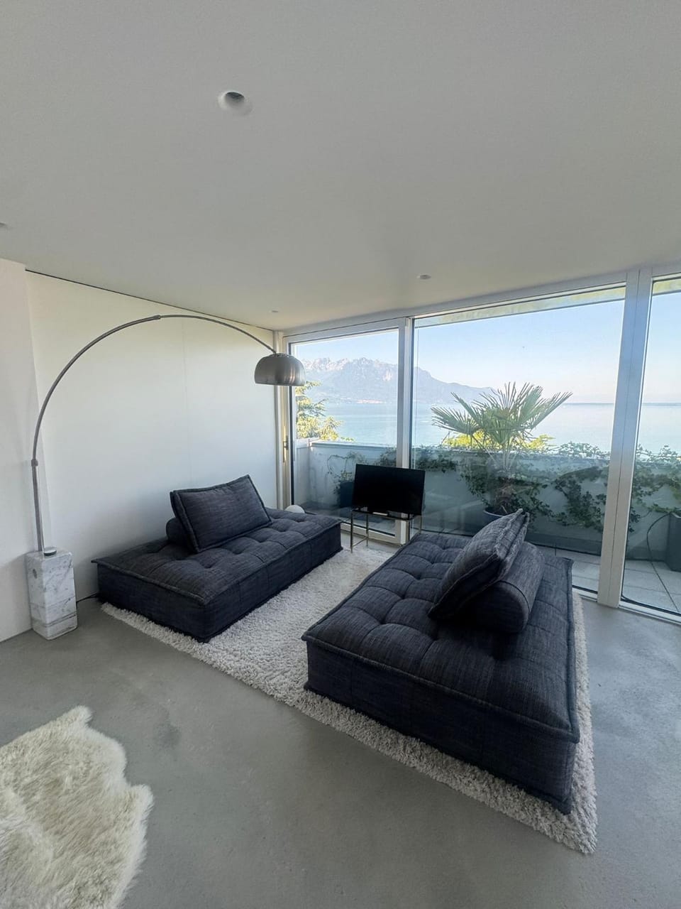 Seating area, Lake view
