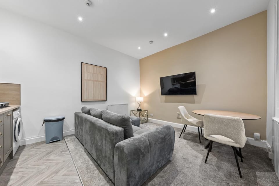 TV and multimedia, Living room, Dining area