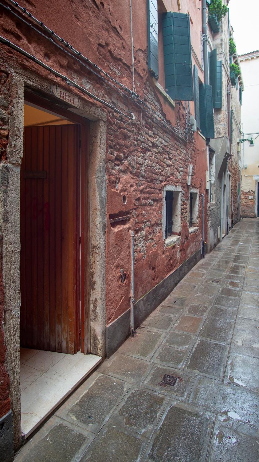 Property building, Street view