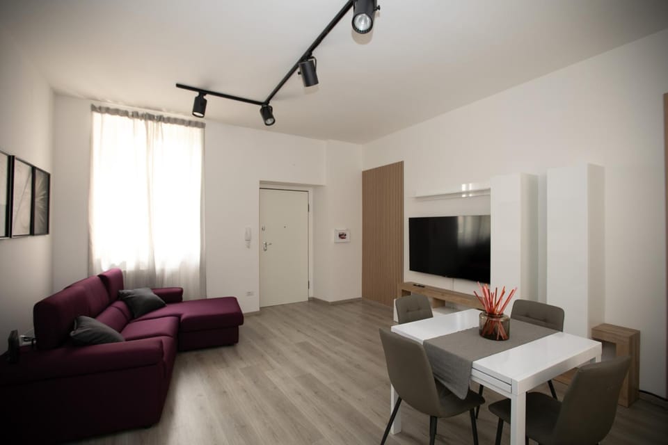 TV and multimedia, Living room, Dining area