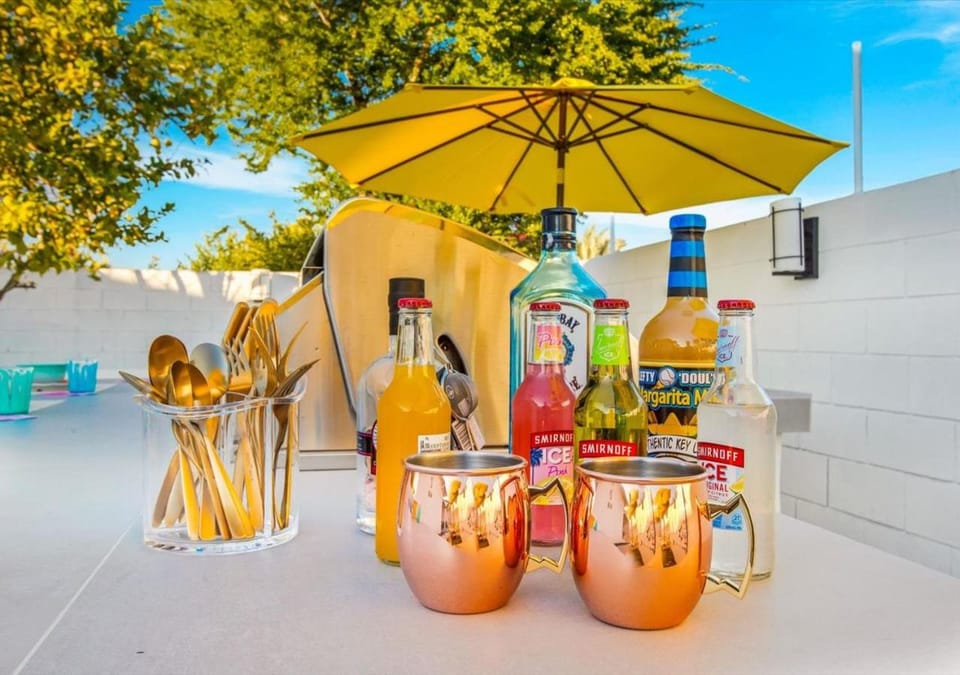 Patio, Day, Garden, View (from property/room), Balcony/Terrace, Balcony/Terrace, Food and drinks, Dining area, Food, Garden view, Drinks