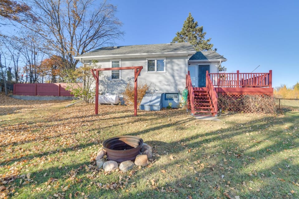 Star Lake Pet-Friendly Home: Fire Pit, Dock, Grill House in Minnesota