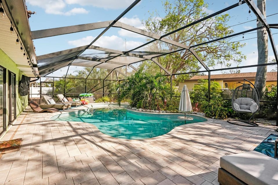 4 Br Bradenton Home Private Pool Outdoor Bar WD House in Bradenton