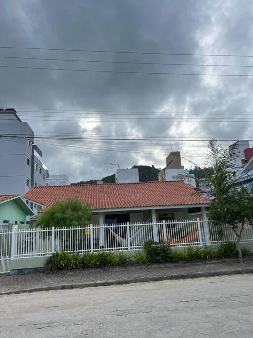 Casa na Praia de Palmas com 3 Dormitórios Gov Celso Ramos SC House in Florianopolis