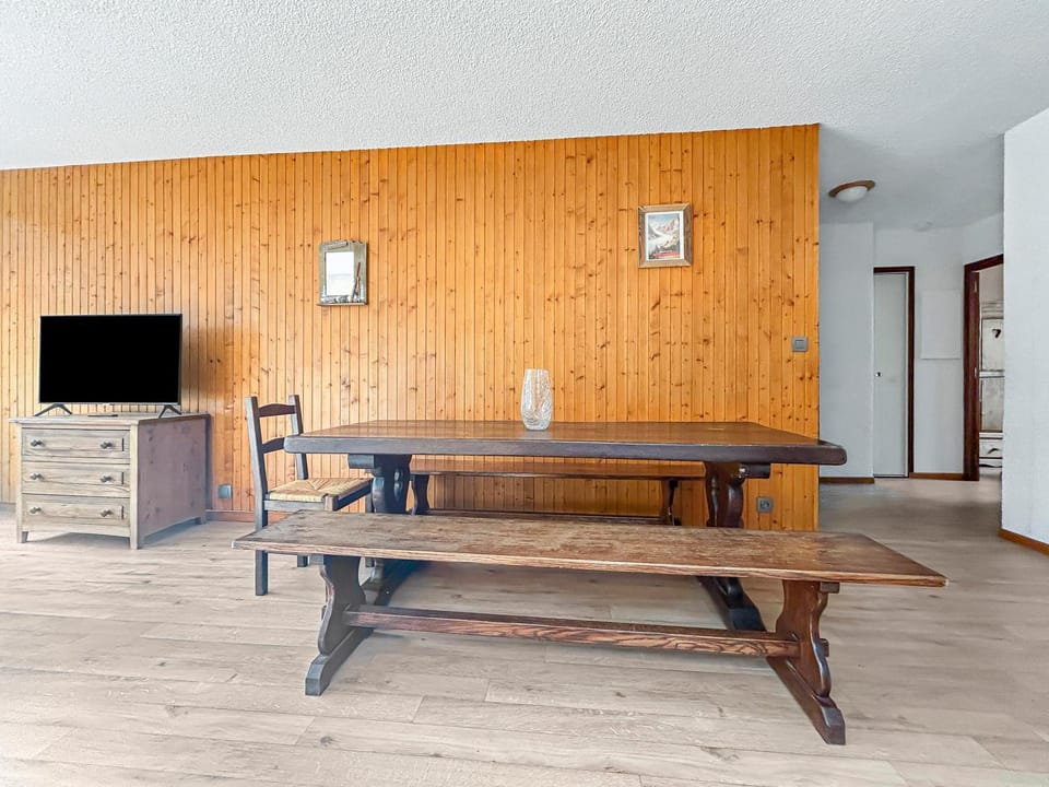 TV and multimedia, Dining area