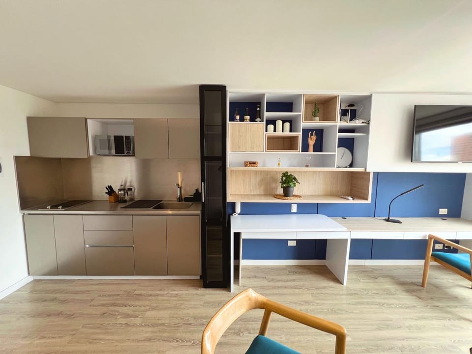 Kitchen or kitchenette, Seating area