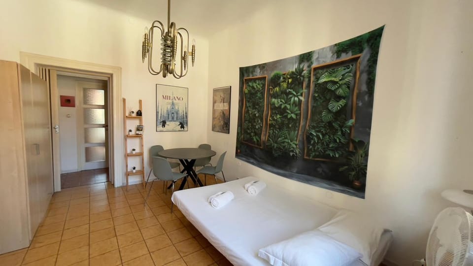 Living room, Photo of the whole room