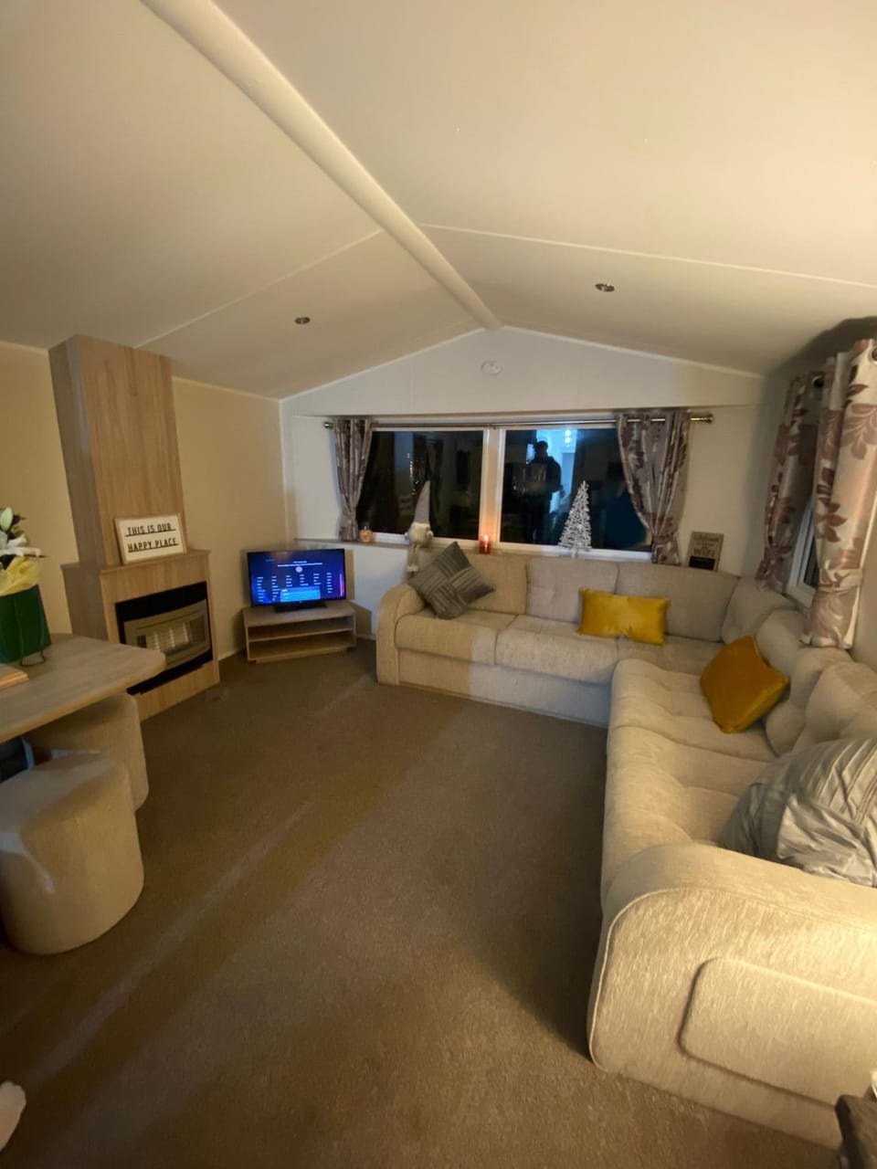 Willerby, Peppy, Sycamore Walk, Lyons Robin Hood Holiday Park Campground/ 
RV Resort in Rhyl