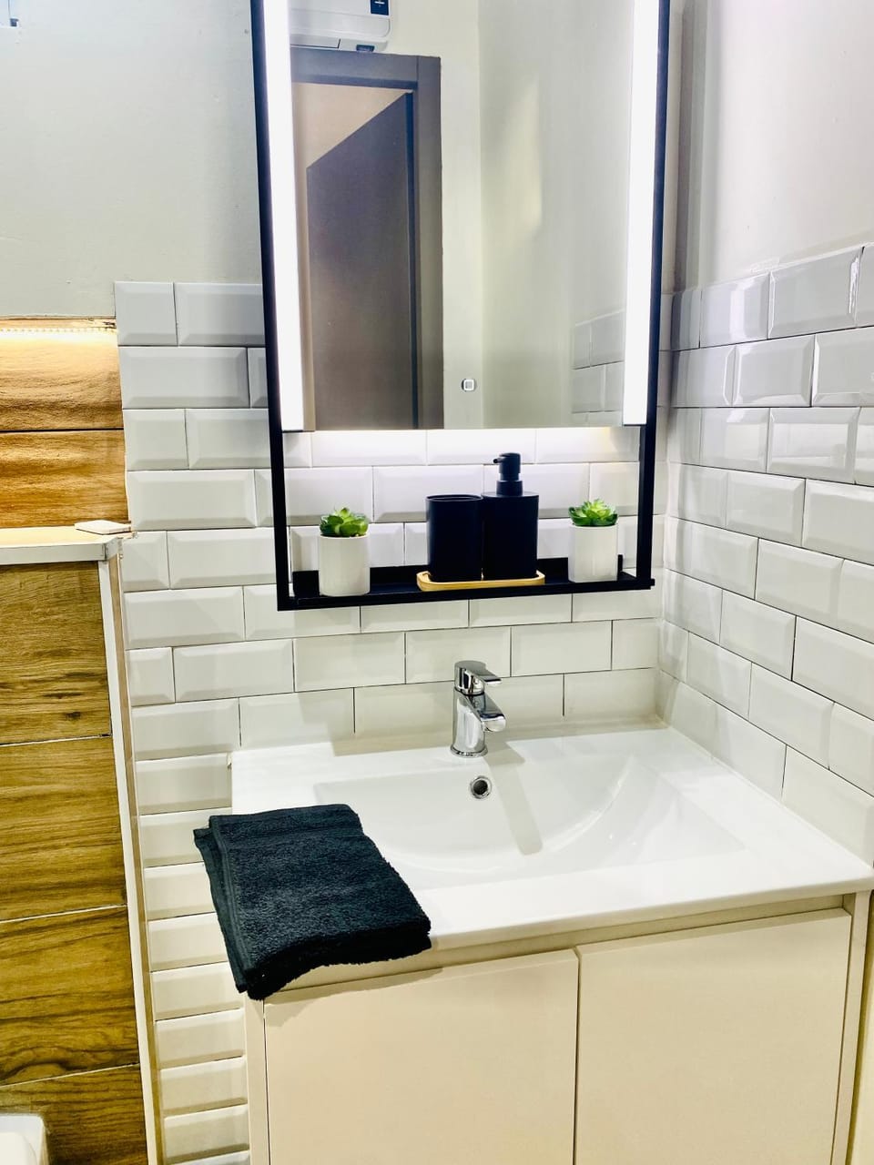 Bathroom, towels