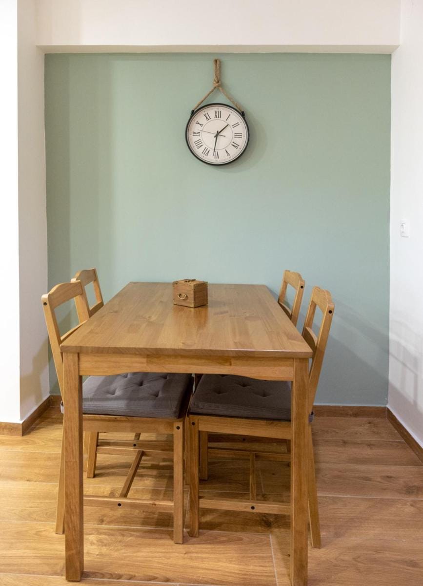 Entire Apt, Maisonette, 1 Bedroom Apartment in Athens
