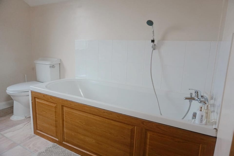 Bathroom, Bath