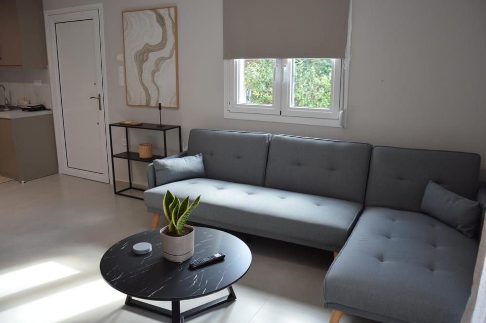 Bed, Living room, Seating area