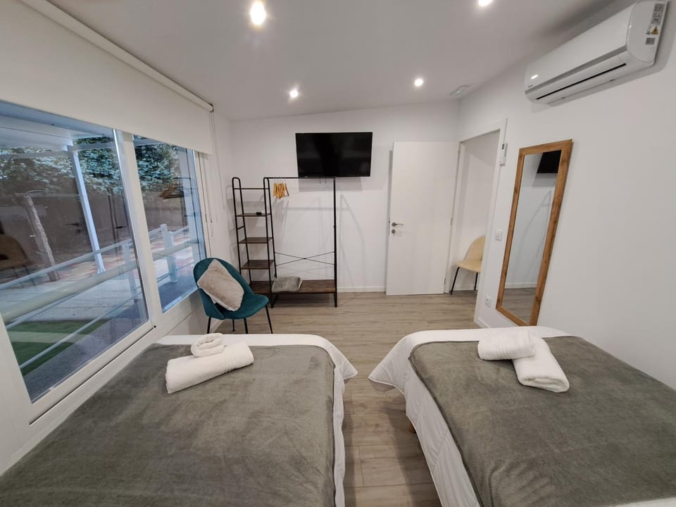 TV and multimedia, Bedroom, air conditioner