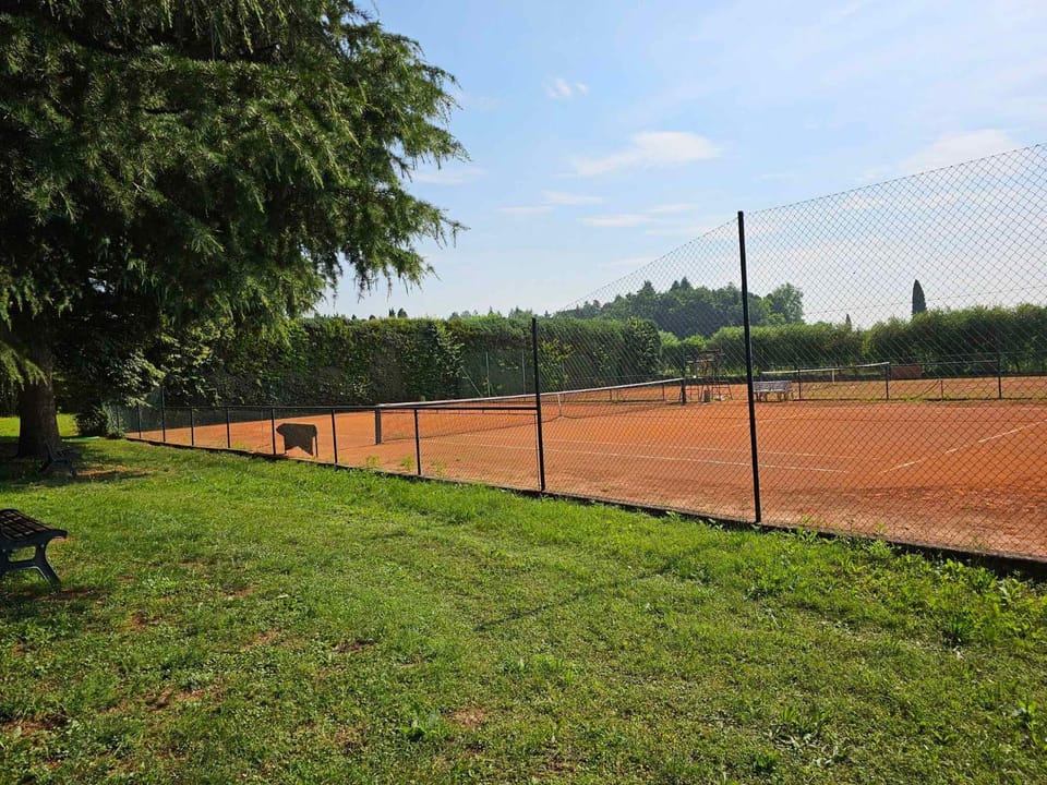 Summer, Tennis court